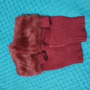Steve Madden Fingerless Fur Trim gloves (burgundy)